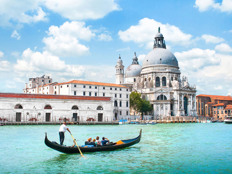 İtalya Serüveni Turu Corendon Hava Yolları ile 7 Gece İzmir Hareketli BGY-NAP - 2026 Dönemi